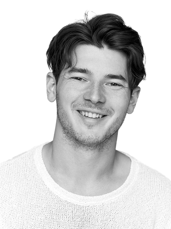 studio-portrait-of-young-man-wearing-white-t-shirt-5V3UZH4.png